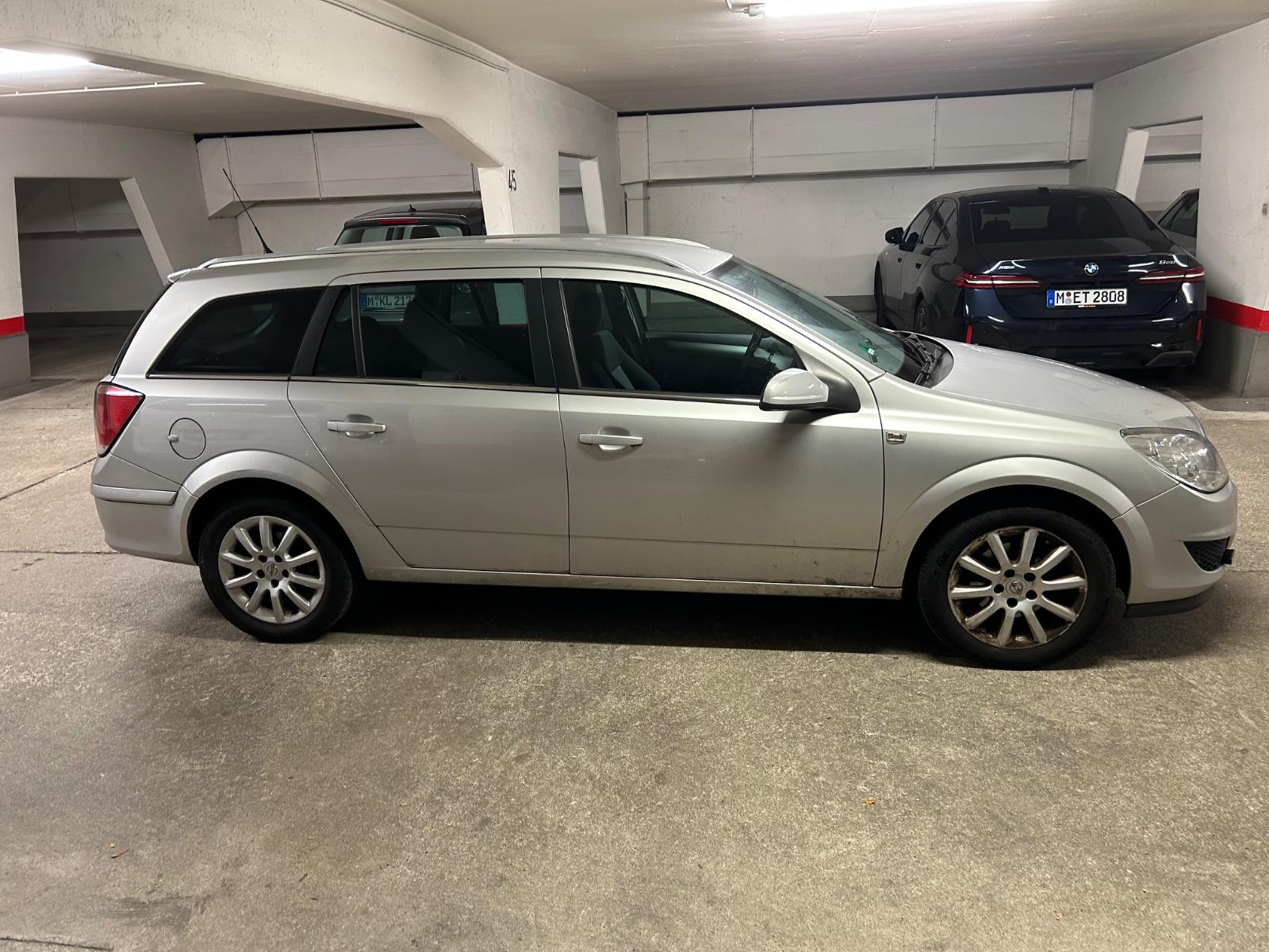 Opel Astra 2009 — photo 7