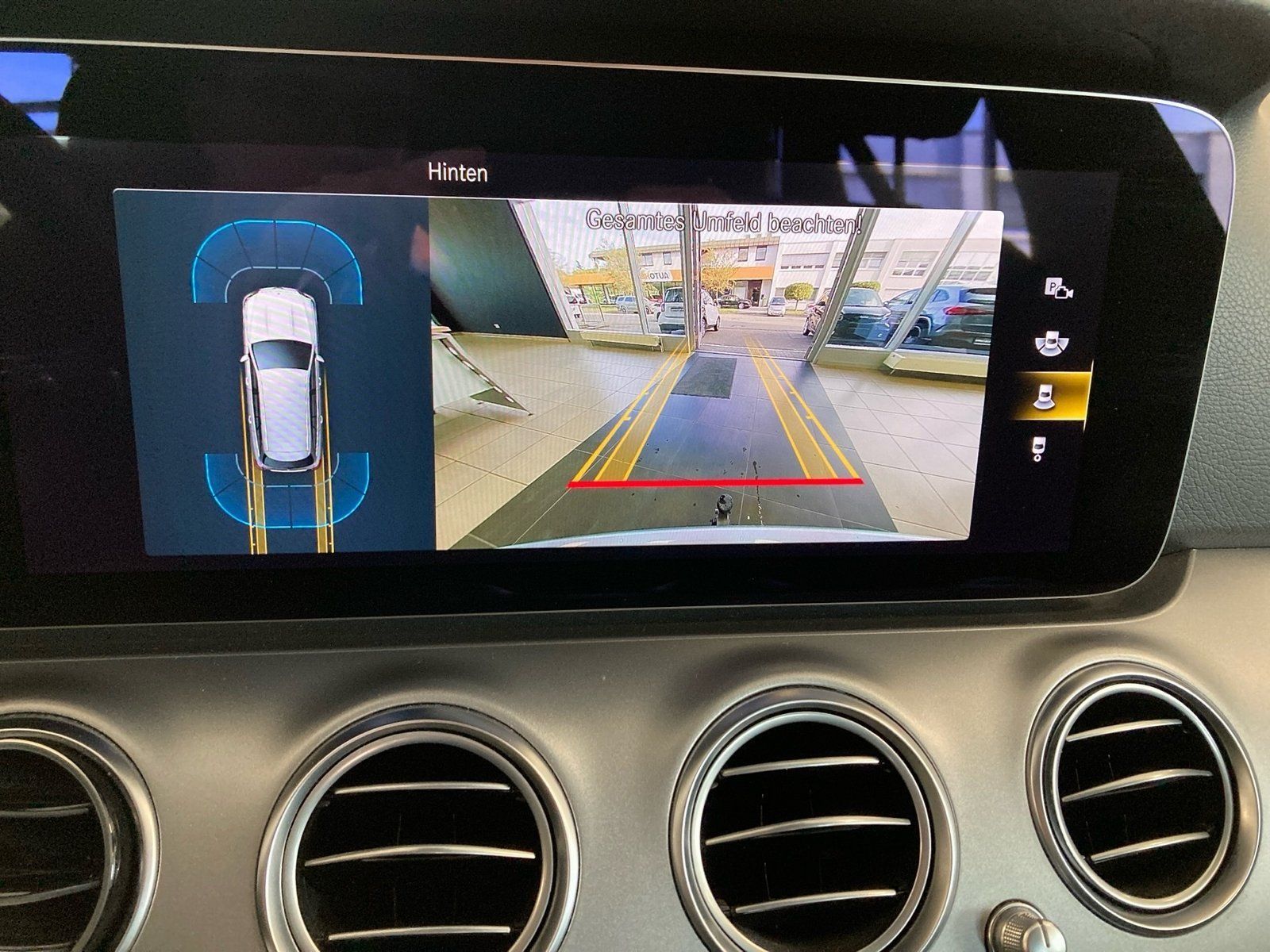 Fahrzeugabbildung Mercedes-Benz E 300 T de Avantgarde*AHK*Kamera*CarPlay*Easy-Pa