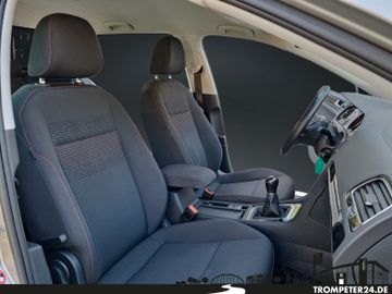 Fahrzeugabbildung Volkswagen Golf Variant 1.0 TSI Sound App-Connect ACC SHZ