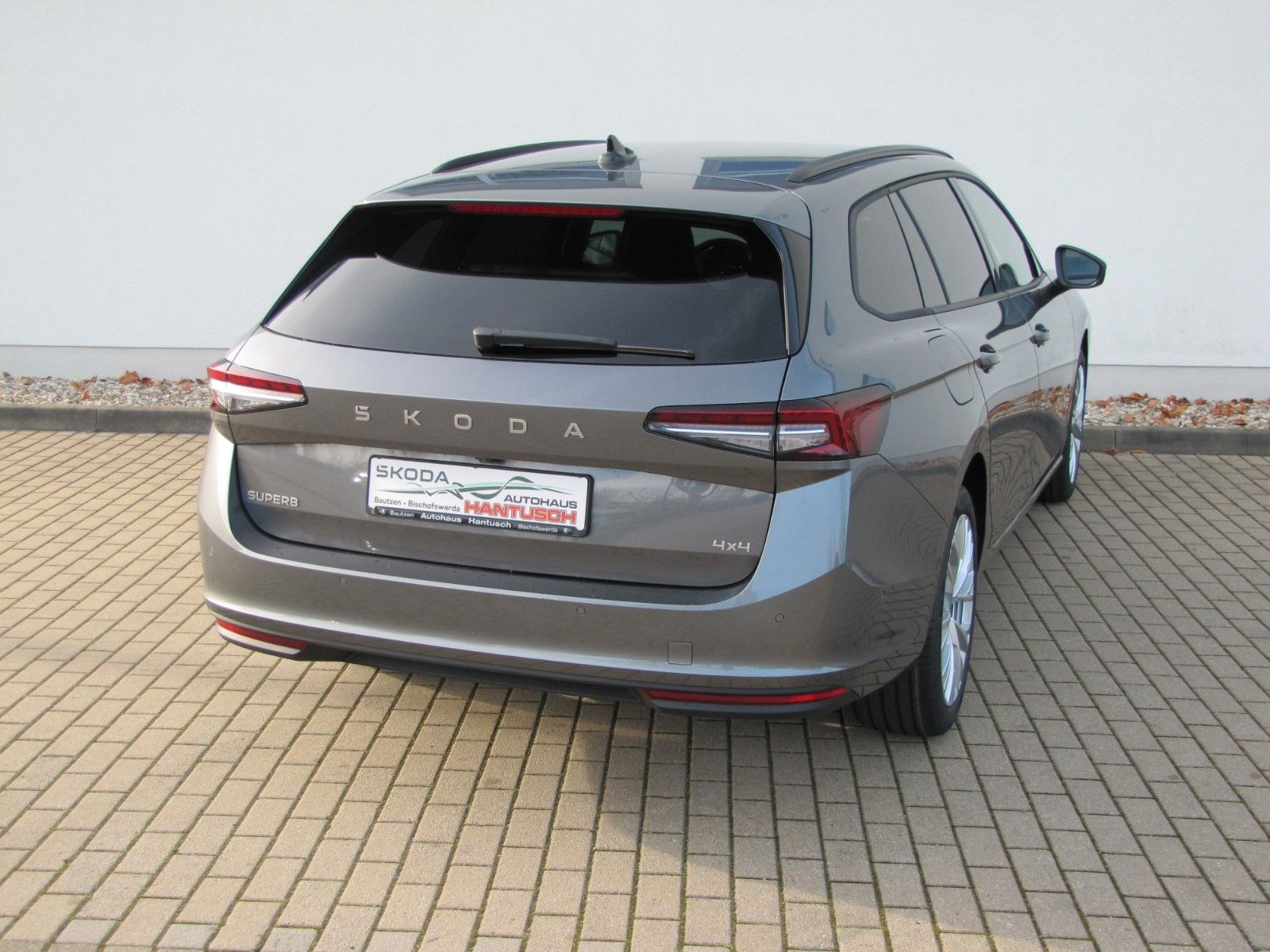 Fahrzeugabbildung SKODA Superb Combi Selection 2.0 TDI 193PS 4x4 DSG