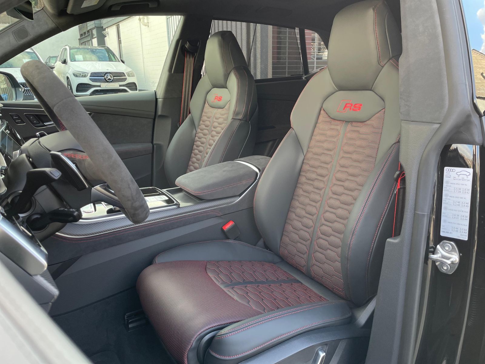 Fahrzeugabbildung Audi RSQ8 Performance Full Option|Carbon|STHZ|B&O Adv