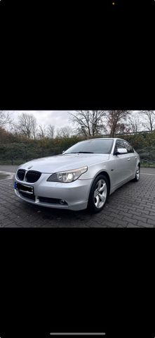 BMW 525i Automatik Xenon Schiebedach 2 Hand