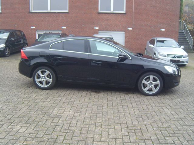 Volvo S60 Lim. Momentum DRIVe+Navi+SHZ+Temp.+