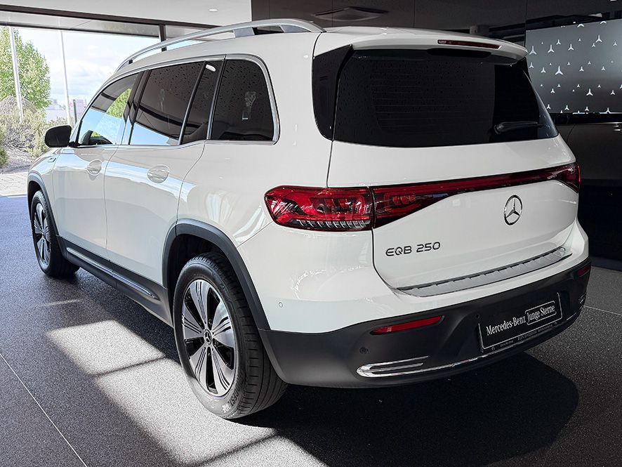 Mercedes-Benz EQB 250 Progressive+LED+Pano+MBUX+Kamera foto 6