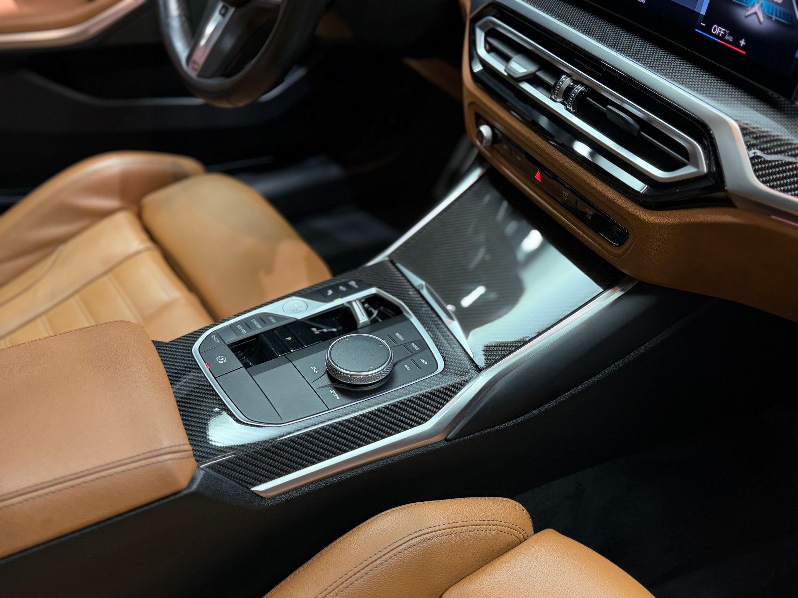 Fahrzeugabbildung BMW M340i xDrive Limousine|M-Sitze|H&K|360°|PANO|HuD