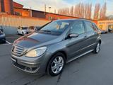 Mercedes-Benz B 170 *NAVI*PANO*RASSELT*EXPORT / GEWERBE - Mercedes-Benz B 170 mit Panoramadach