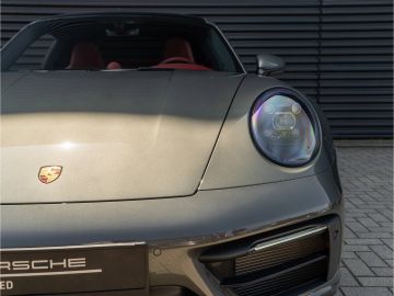 Porsche 992 - 8