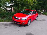 Opel Astra 1.4 Turbo | 2011 | Nur 64.000 k... - Opel Astra aus 2011: Turbo