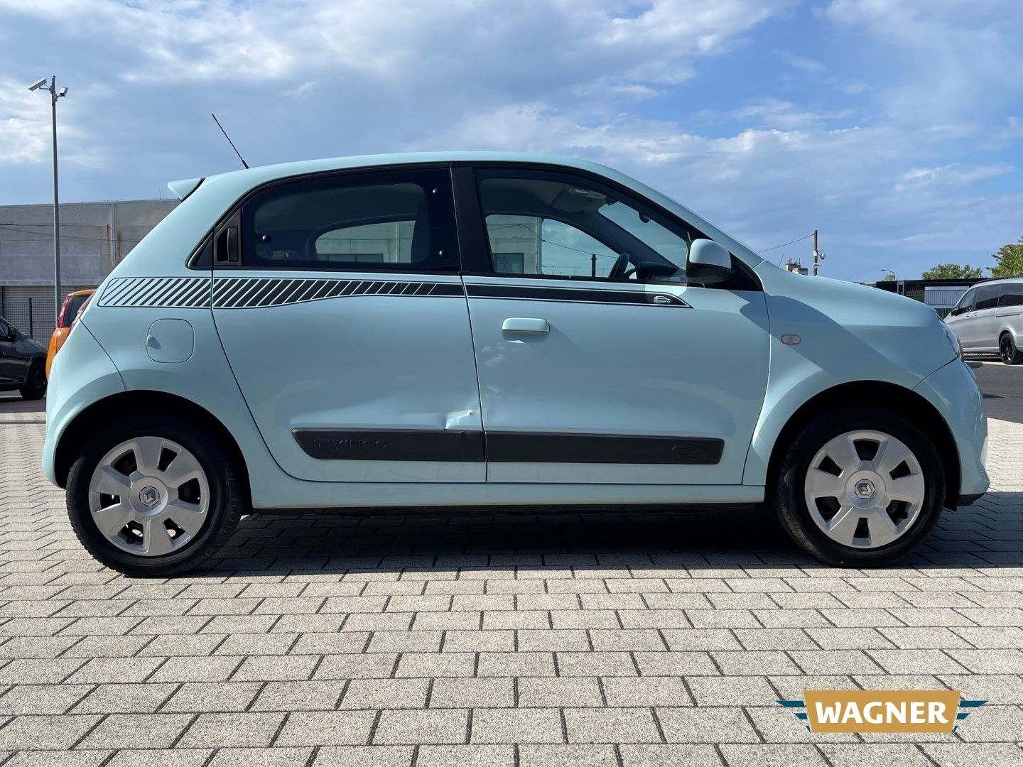 Fahrzeugabbildung Renault Twingo Dynamique leichter Frontschaden