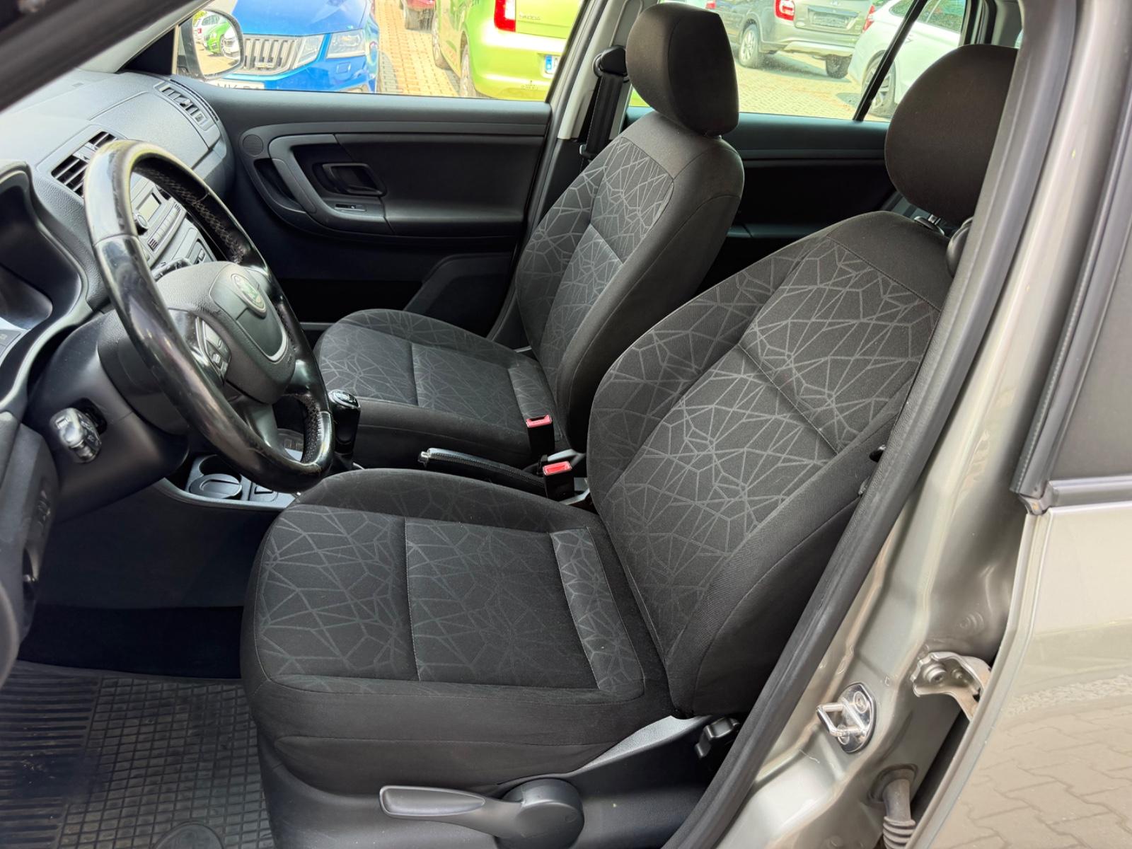 Skoda Fabia 2011 — photo 10