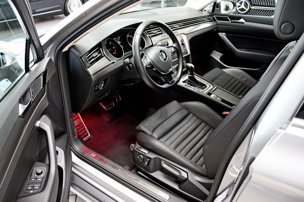 Volkswagen Passat Business 4M ACC AHK LEDER KAMERA STANDH