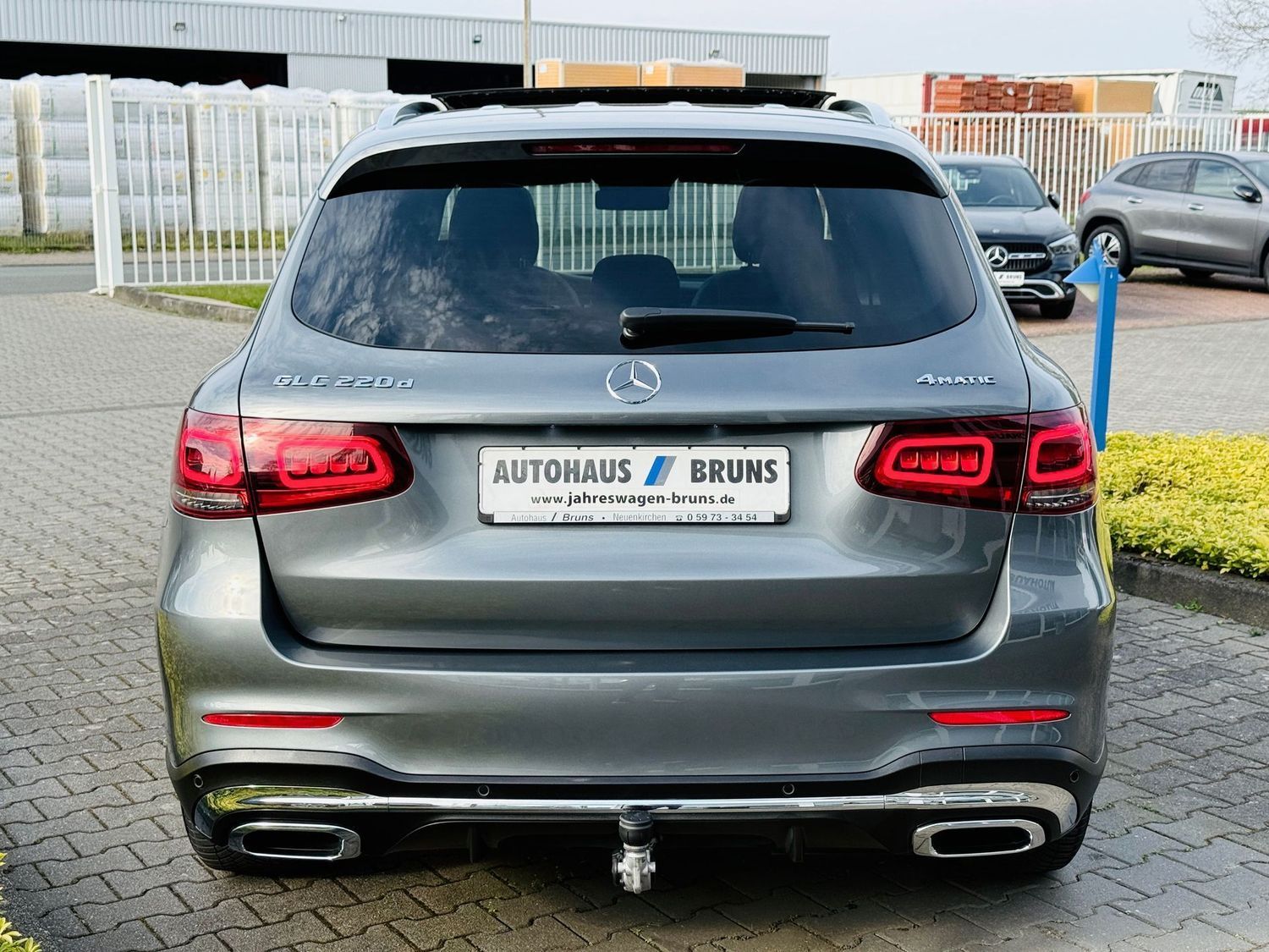 Fahrzeugabbildung Mercedes-Benz GLC 220 d 4M AMG, Panodach, AHK schw, PTS, RFK,