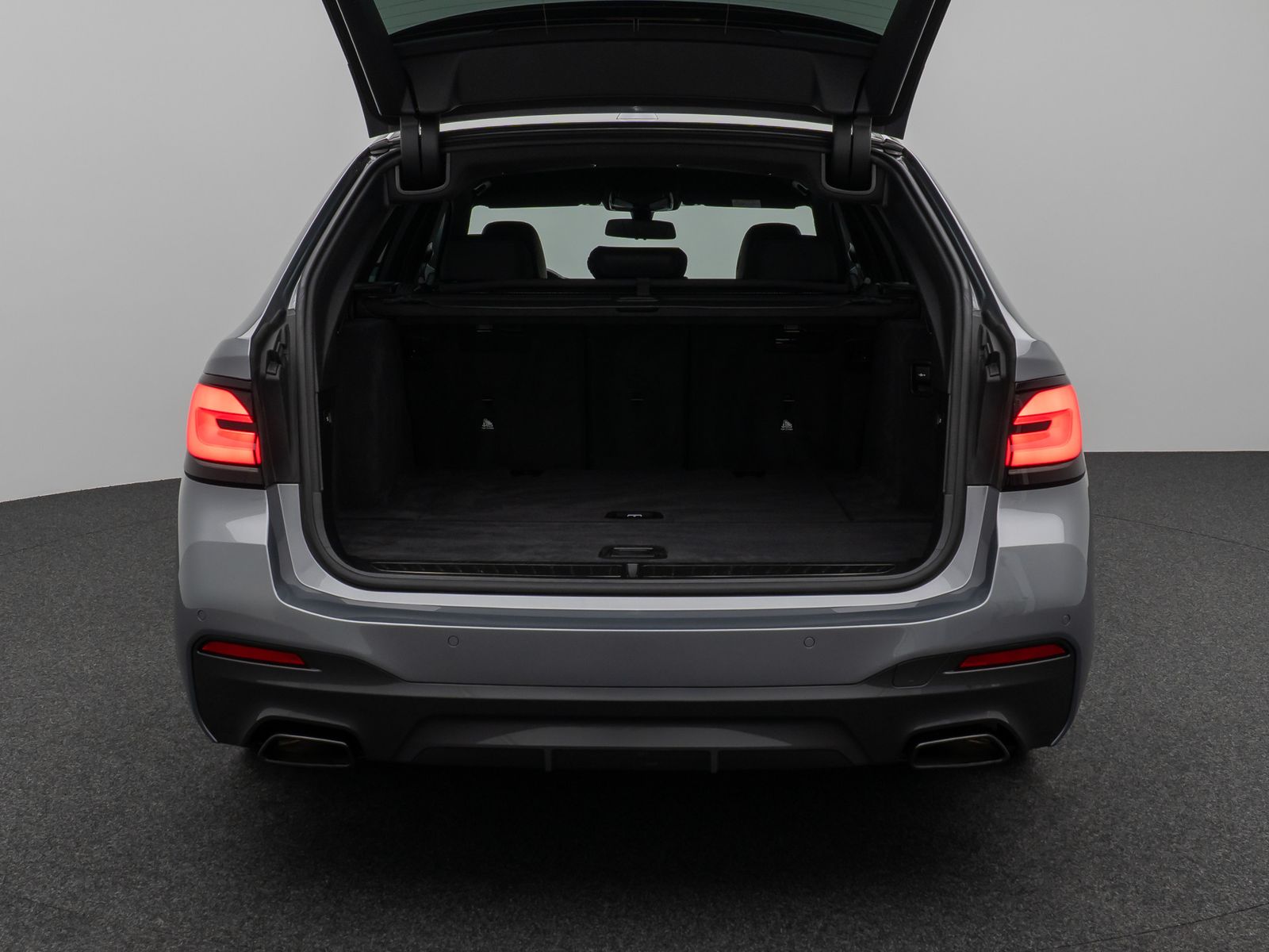 Fahrzeugabbildung BMW 530d M Sport Kamera Laser HUD DAB HiFi Komfort