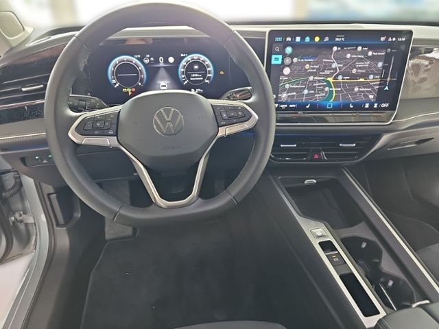 Fahrzeugabbildung Volkswagen Passat 1.5 TSI DSG Business LED NAVI SHZ AHK GJR