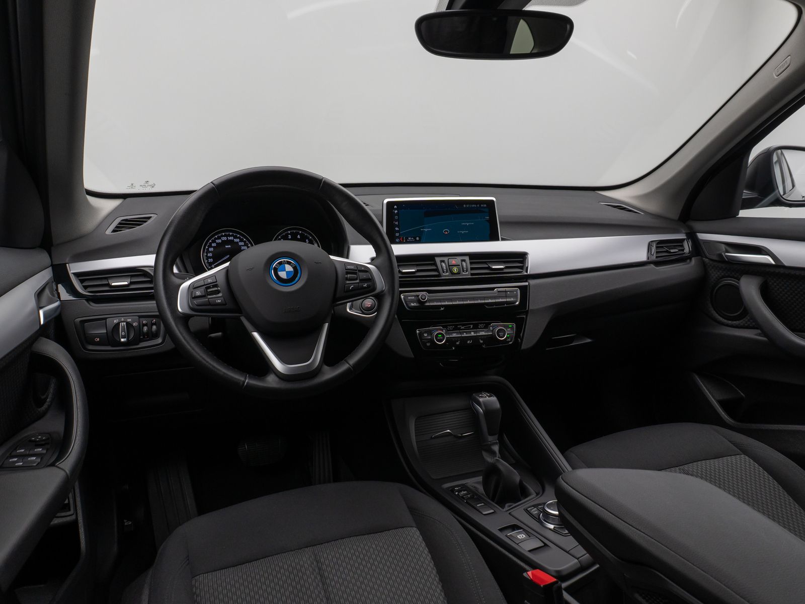 Fahrzeugabbildung BMW X1 xD25e DAB PDC Navi Lordos Geschwindigkeitsre