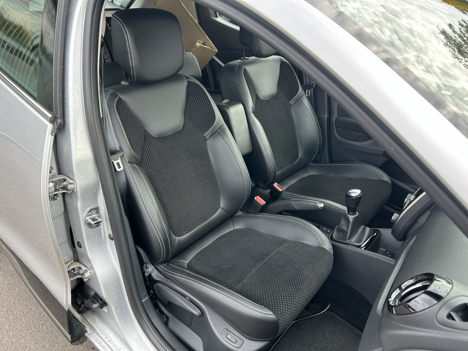 Fahrzeugabbildung Renault Clio IV Collection