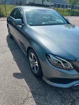Mercedes-Benz E 200 Automatic - Mercedes-Benz: Automatic