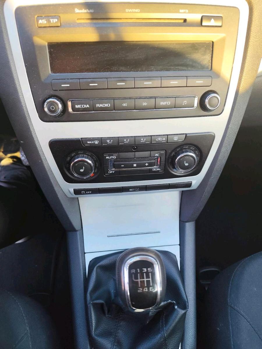 Skoda Octavia 2011 — photo 9