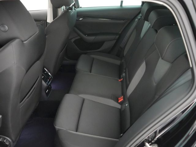 Octavia COMBI TOUR TDI DSG+AHK+KLIMA+NAVI+LED-SC