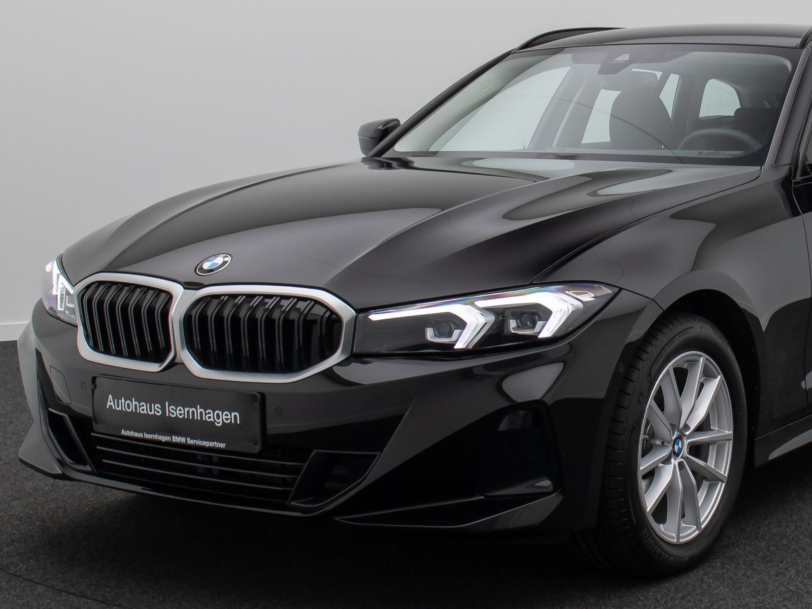 Fahrzeugabbildung BMW 318i Kamera DAB CockPit+ Widscreen Alarm LED