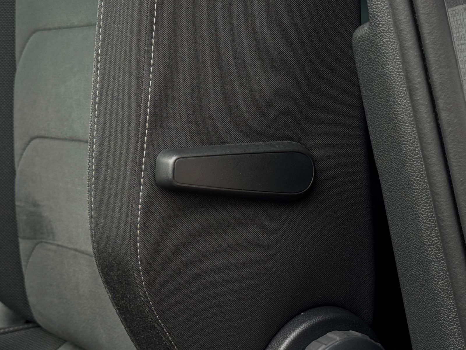 Fahrzeugabbildung Volkswagen Tiguan 2.0 TSI Hgl. 4M Alcan Pano Dynaudio 360°