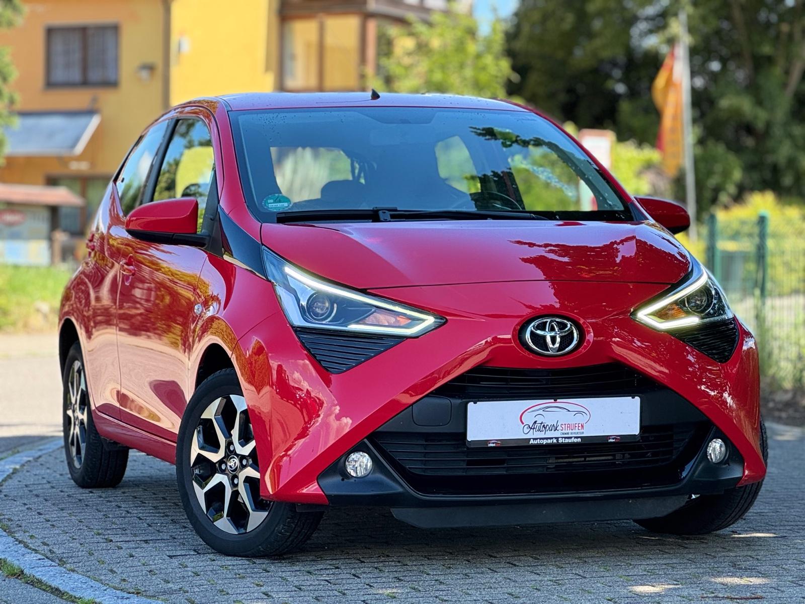 Toyota Aygo AYGO x-play connect/ 36000 km /