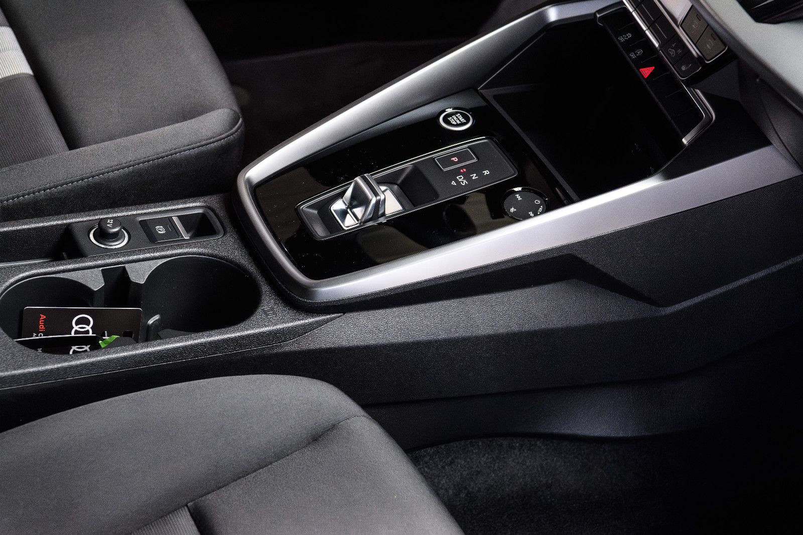 Fahrzeugabbildung Audi A3 30 TFSI S tronic advanced Sportback