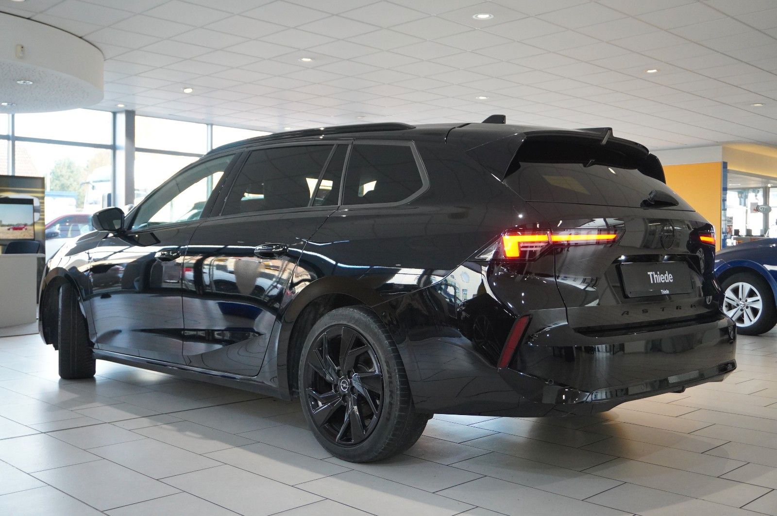 Fahrzeugabbildung Opel Astra L ST 1.2T GS LINE NAVI/LED/360°/VIRT./DAB+