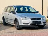 Ford Focus Turnier Trend TÜV NEU - Ford Focus aus 2005: Kombi