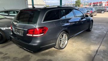 Mercedes E 200 - 4