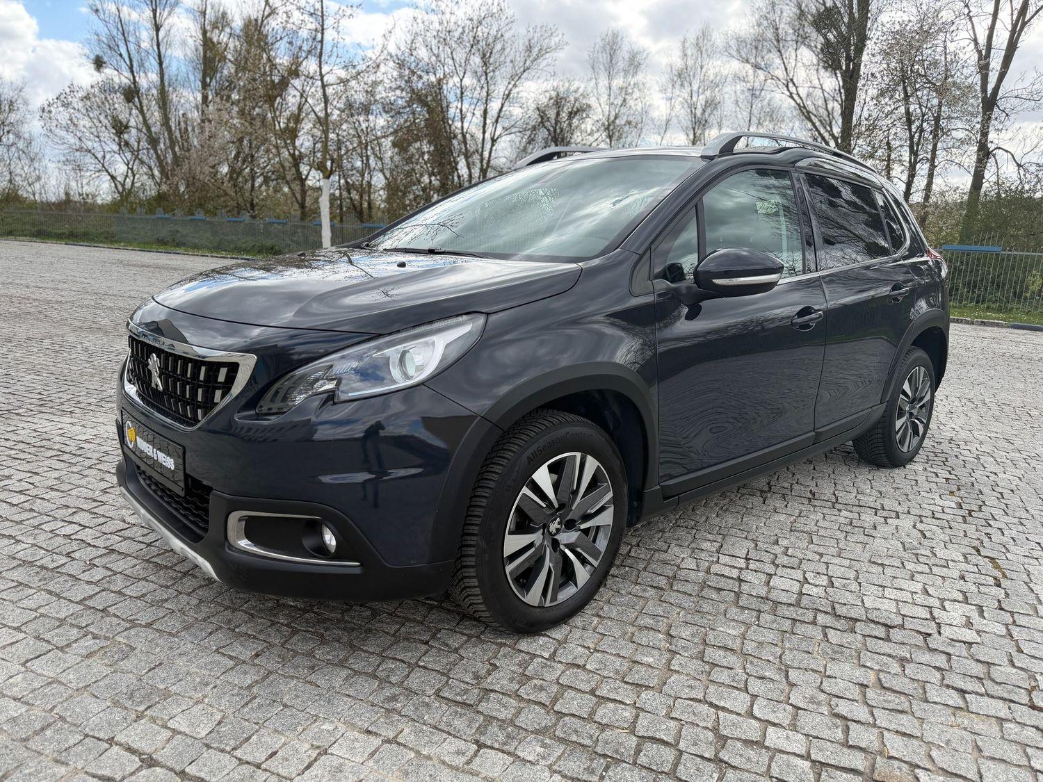Peugeot 2008 1.2 Allure AUTOMATIK/NAVI/PDC/TEIL-LEDER