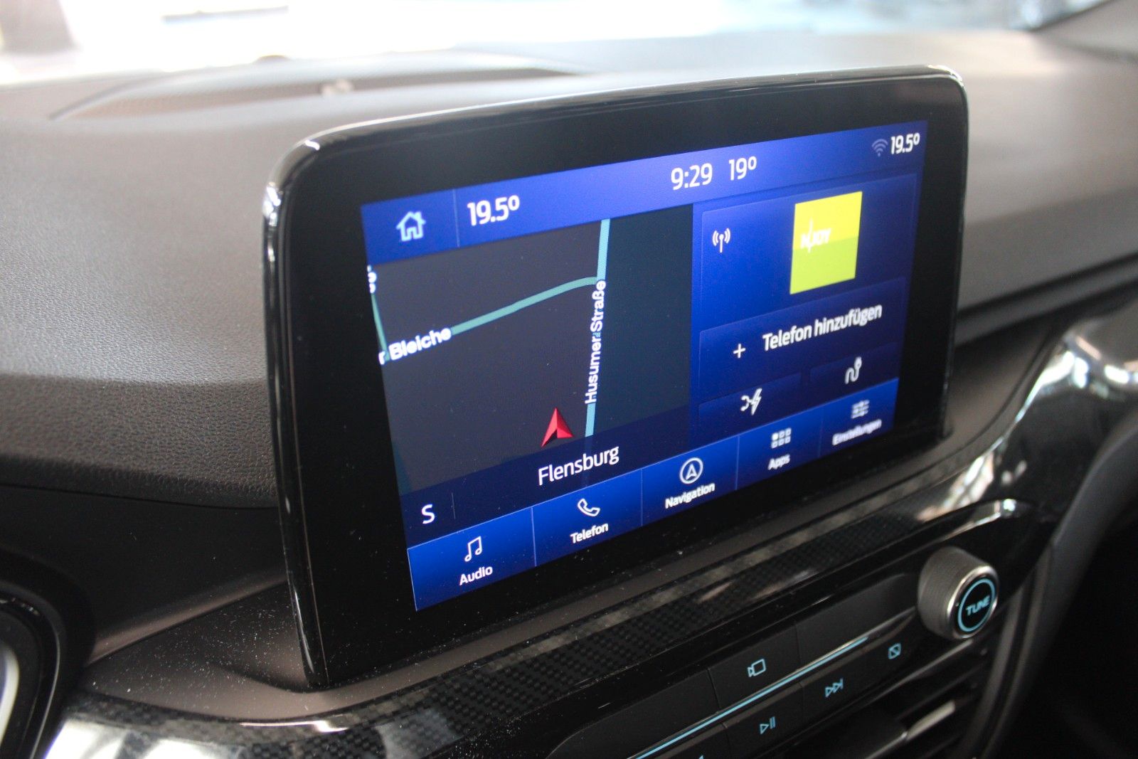 Fahrzeugabbildung Ford Kuga PHEV ST-Line X LED HUD 2xCam ACC WinterPak.