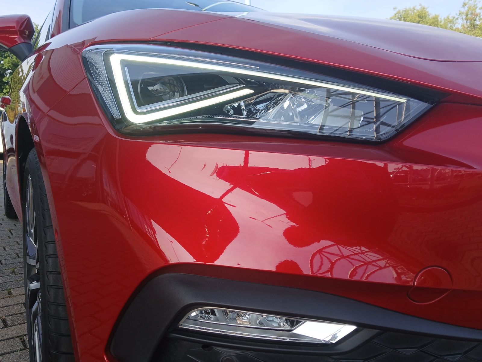 Fahrzeugabbildung SEAT Leon eTSI Xcellence DSG LED GRA RFK SH 18"
