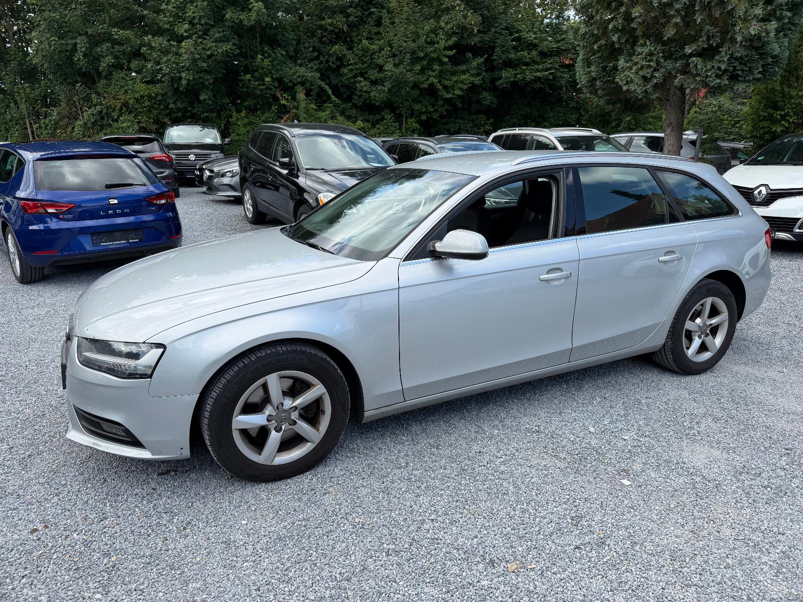 Audi A4 2012 — вигляд ззаду