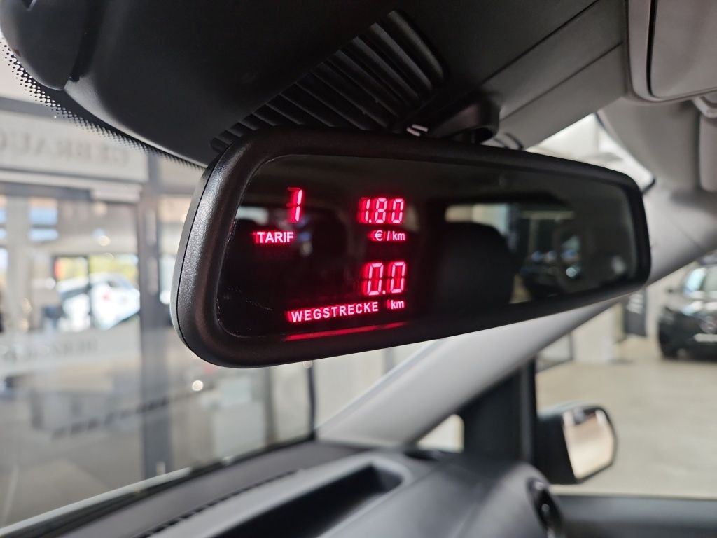 Fahrzeugabbildung Mercedes-Benz Vito 124 Tourer kompakt 4x4 Taxi 8 Sitze AHK STH