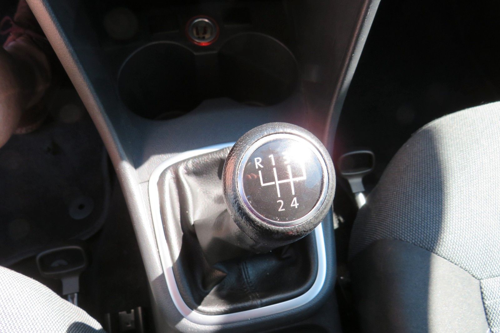 Fahrzeugabbildung Volkswagen Polo V Comfortline KLIMA RADIO SCHECKHEFT