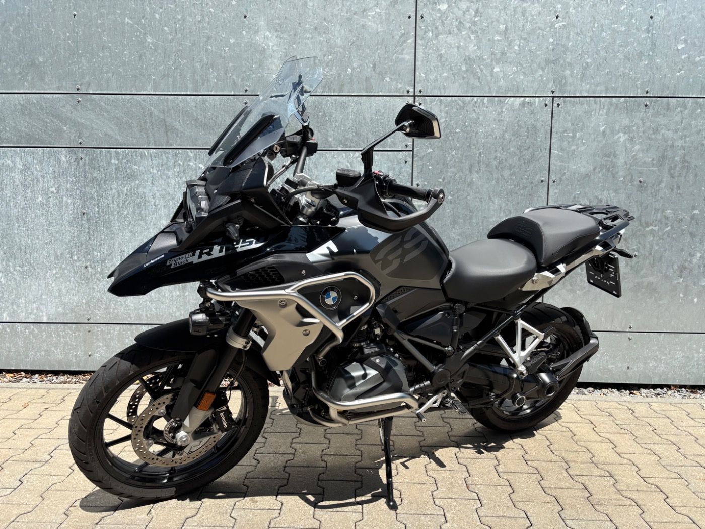 Fahrzeugabbildung BMW R 1250 GS Triple Black Öl inlcusive
