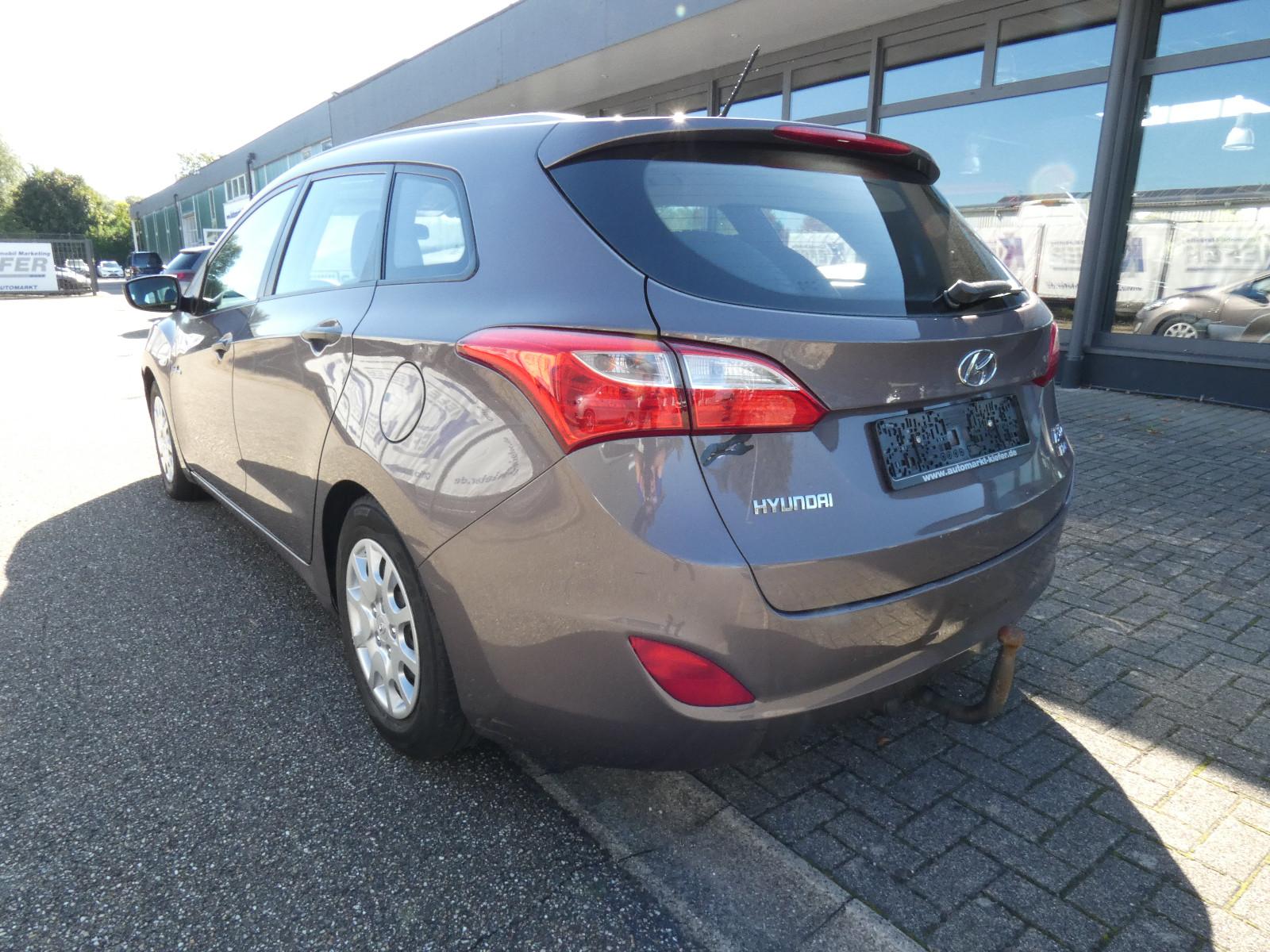 Hyundai i30 2014 — interior