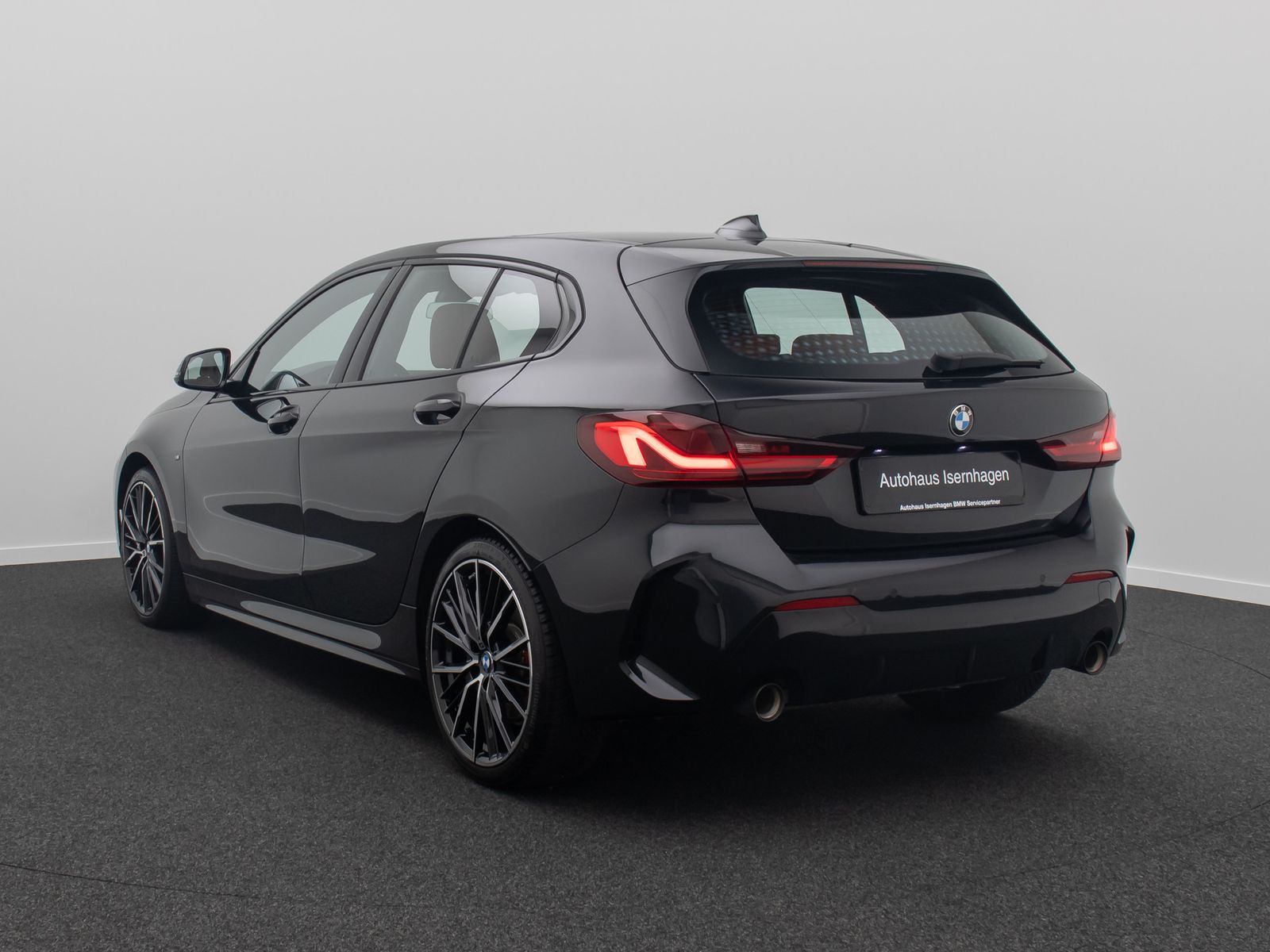 Fahrzeugabbildung BMW 120i M Sport Komfort DAB HiFi Panorama Leder 19"