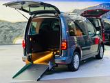 Volkswagen Caddy-DSG-Behindertengerecht-Highline-Rampe- - Volkswagen Caddy mit Diesel-Antrieb: Kombi
