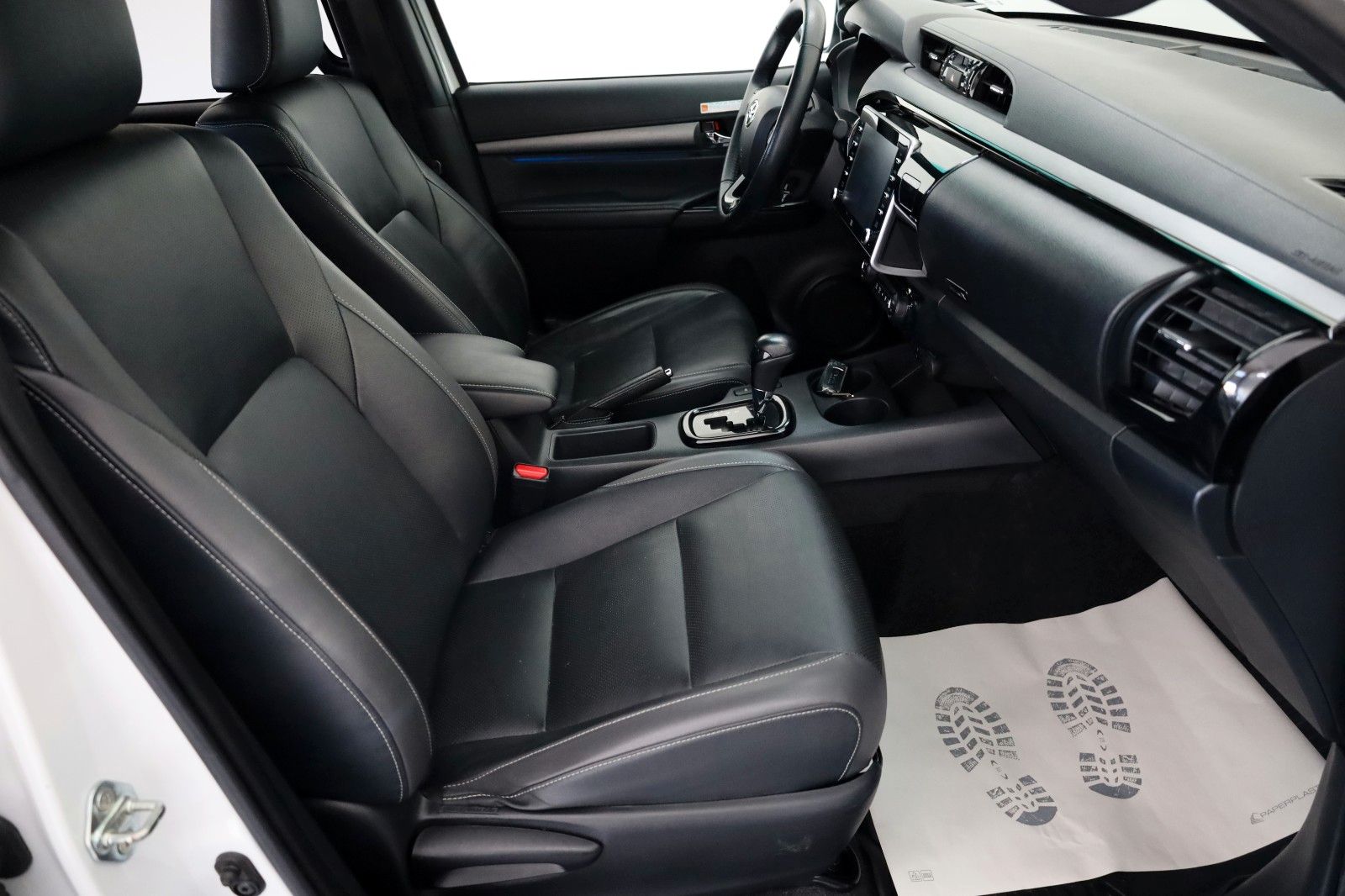 Fahrzeugabbildung Toyota Hilux 2.8 D-4D 4x4 Invincible Sport,ACC,Rollo el