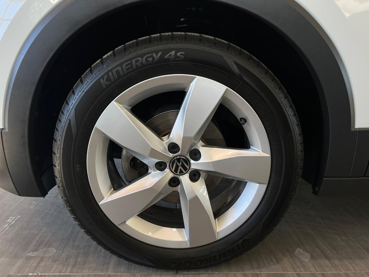 Volkswagen T-CROSS 1.0TSI*NAV*MATR*PDC*SHZ*17"DAB*1-HAND