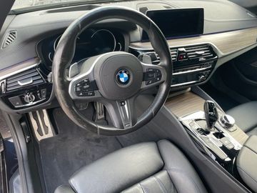 BMW M550i xDrive IM KUNDENAUFTRAG ZU VERKAUFEN !!!