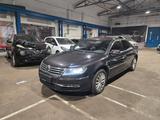 Volkswagen Phaeton V8 5-Sitzer 4Motion - Volkswagen Phaeton: Leder, mit Navigationssystem