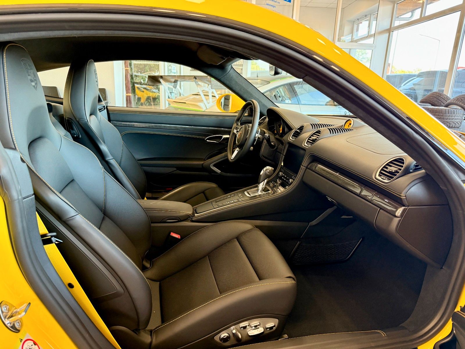 Fahrzeugabbildung Porsche 718 Cayman GTS 4.0 PDK PCCB/Burmester/Carbon/ACC
