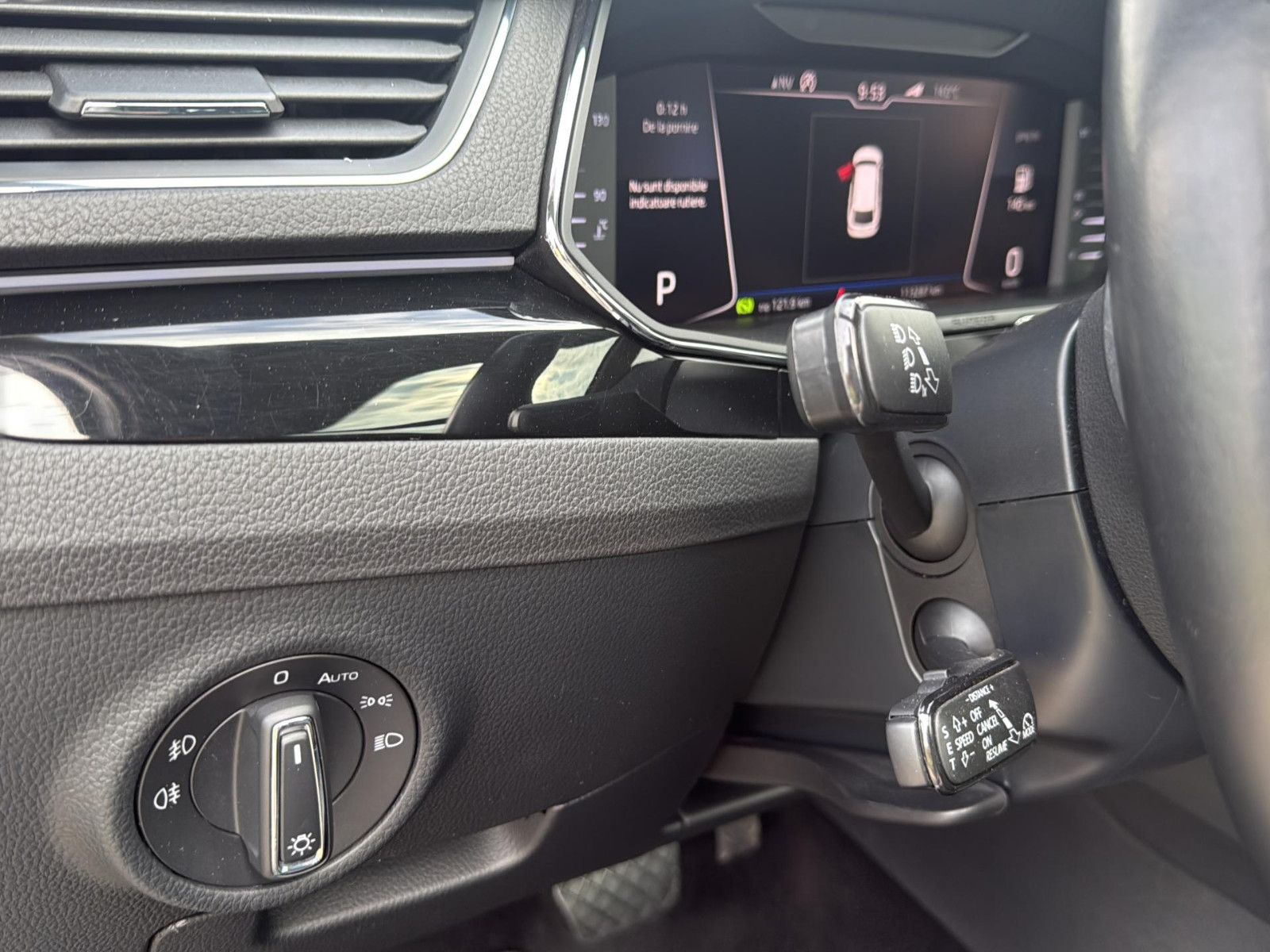 Fahrzeugabbildung SKODA Superb Combi L&K 4x4/ unfallfrei