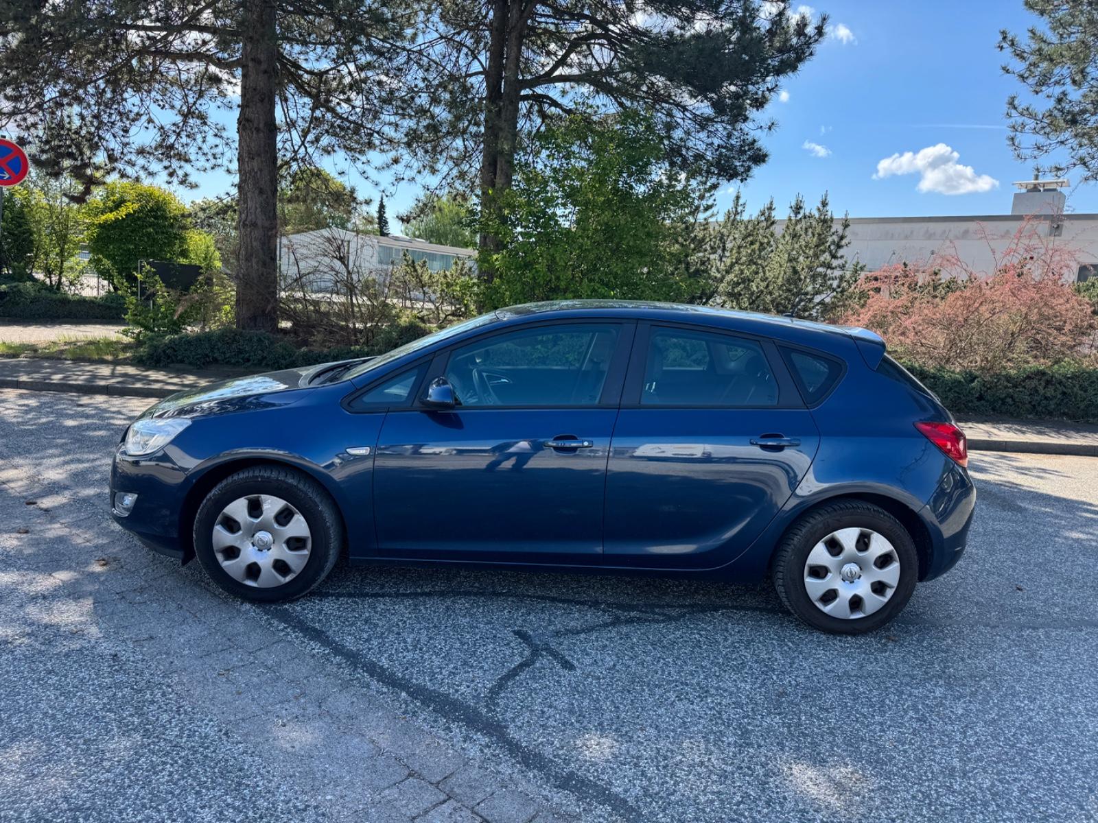 Opel Astra J 1.4 Edition
