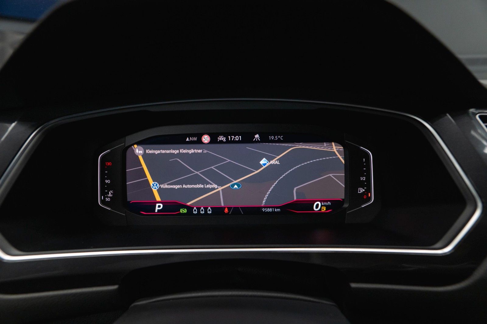 Fahrzeugabbildung Volkswagen Tiguan Allspace R-Line 4Motion HUD | PANO | ACC