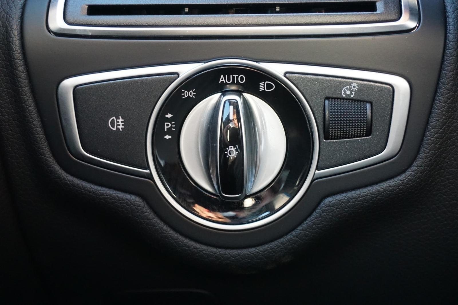 Mercedes-Benz C250 T Avantgarde LED Navi el. Heckklappe PDC