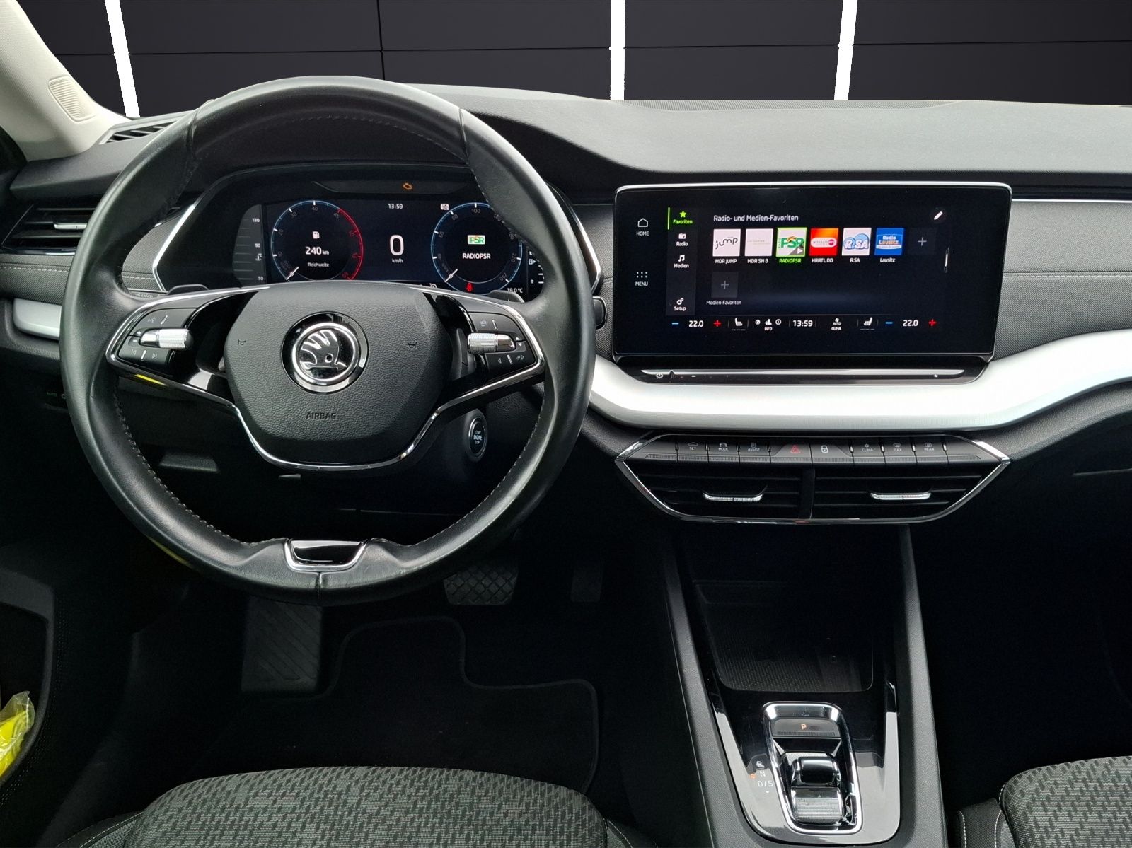 Fahrzeugabbildung SKODA Octavia Combi TDI First-Edition DSG Matrix AHK N